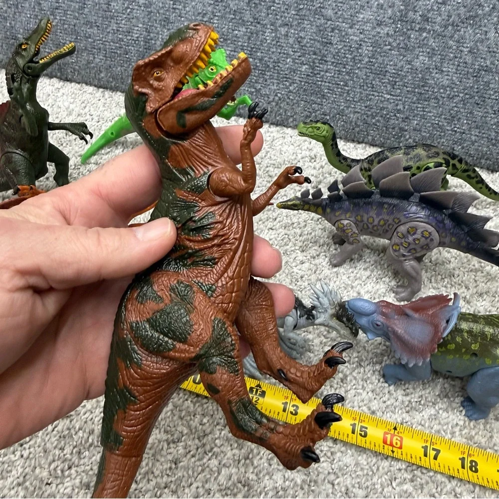 Toy Dinosaur figures huge lot articulating limbs‎